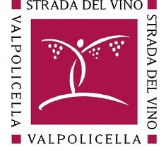 The logo of Strada del Vino Valpolicella the association that promotes tourism in Valpolicella.