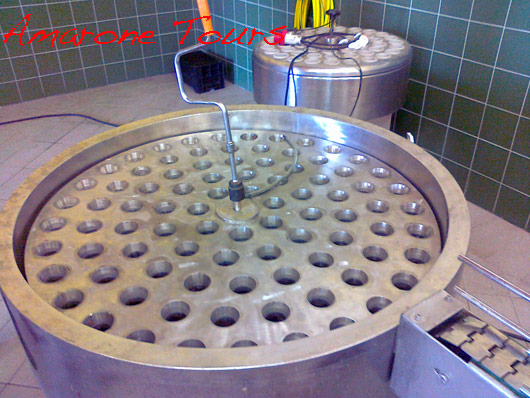 durello-bottling sparkling duello bottling machine